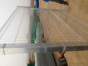 三网合一 折弯加固型护栏网在小区与市政工程中的全方位应用解析